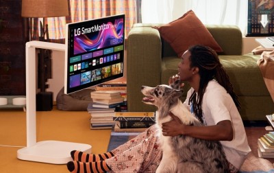 LG, Samsung face off in growing portable TV market