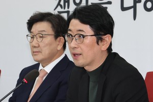 주진우 “부부 동반 모임을 유흥 접대로 둔갑”…유튜버 고소나서