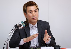 김병지 강원FC 대표 “아들 토트넘 연수 특혜 논란 사과”