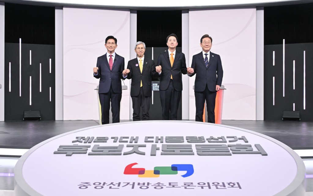 李 “유능하고 준비된 대통령”…金 ”깨끗하고 유능한 대통령”