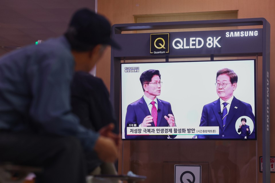 국가 경쟁력 강화책 李 “AI·재생에너지·문화 산업 확대” vs 金 “규제혁신처 설립·노동개혁”