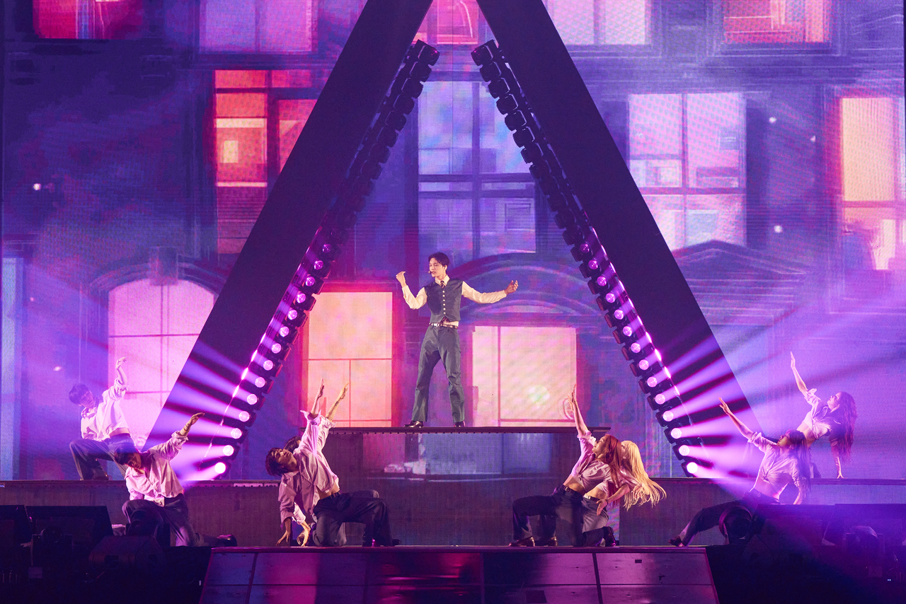 Kai performs at Olympic Handball Gymnasium in Seoul, Sunday. (SM Entertainment)