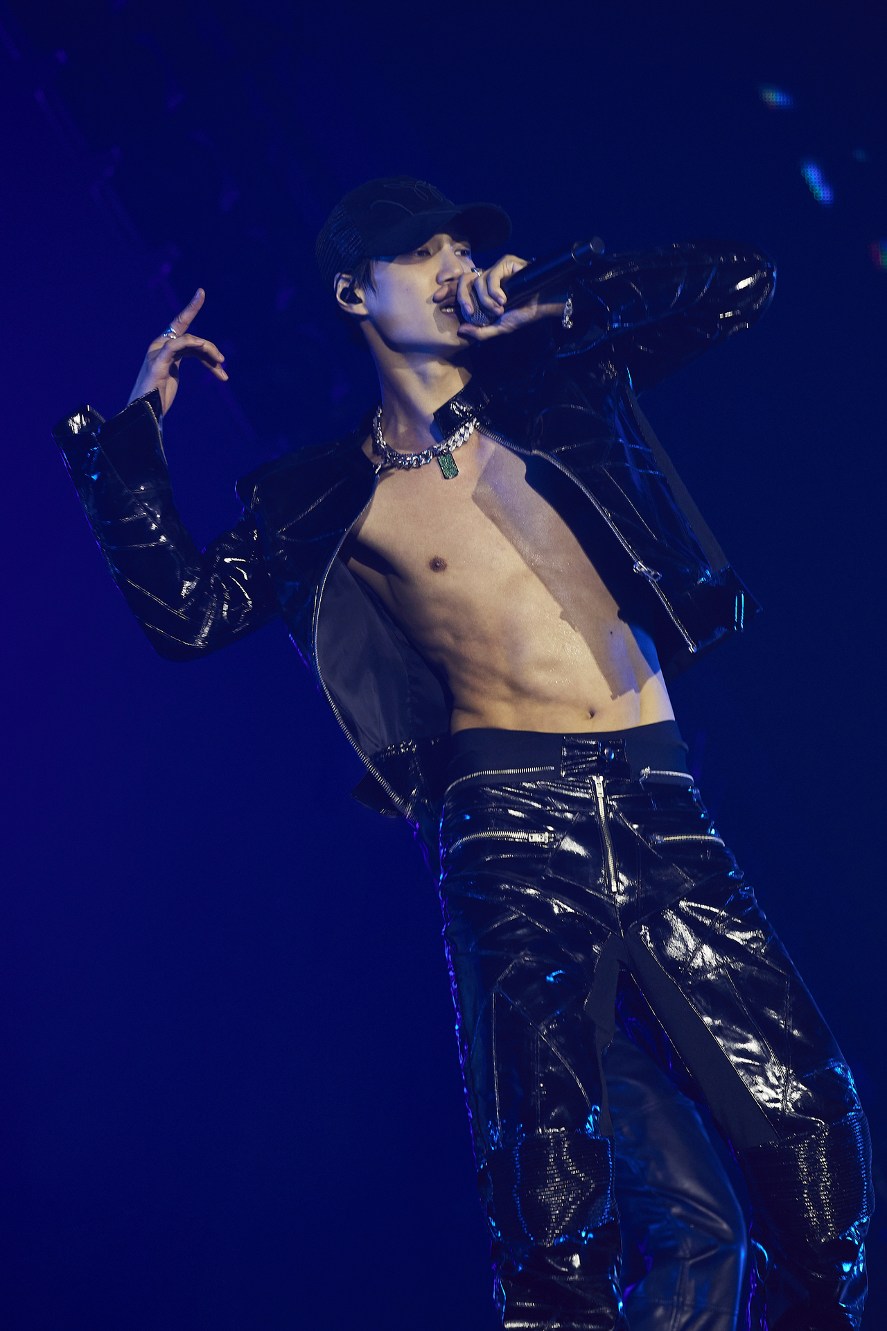 Kai performs at Olympic Handball Gymnasium in Seoul, Sunday. (SM Entertainment)