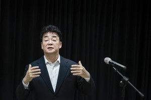 Fall & fight of star chef Paik Jong-won in 2 minutes