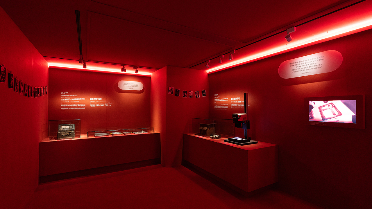 The exhibition “Say Cheese” at the National Folk Museum of Korea (NFMK)