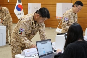 Special forces cast early votes from the field