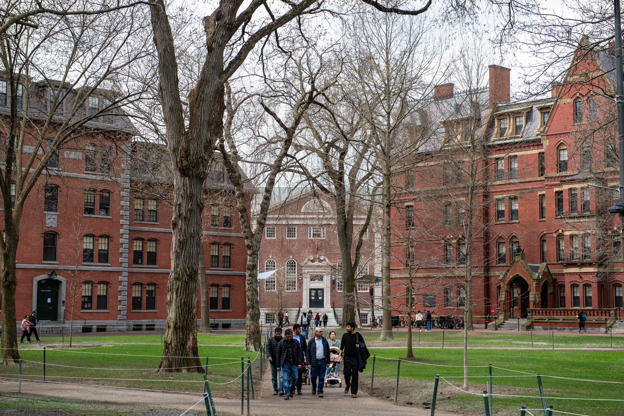 People walk through Harvard Yard on the Harvard University campus in Cambridge, Massachusetts. (AFP-Yonhap)