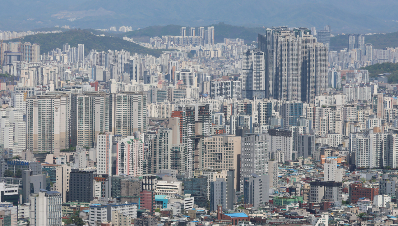 남산에서 바라본 서울 시내 아파트 단지. [연합]