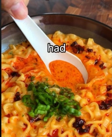 틱톡에 소개된 불닭 카르보나라 레시피 영상  [SNS캡처]