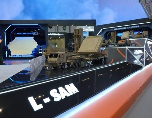This photo shows a L-SAM system model displayed at a defense exhibition in the United Arab Emirates. (Hanwha Systems Co.)