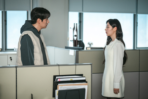 드라마 '독수리 5형제' 윤박-신슬기 커플, 로맨틱 기류 심상치 않다! [서병기 연예톡톡]
