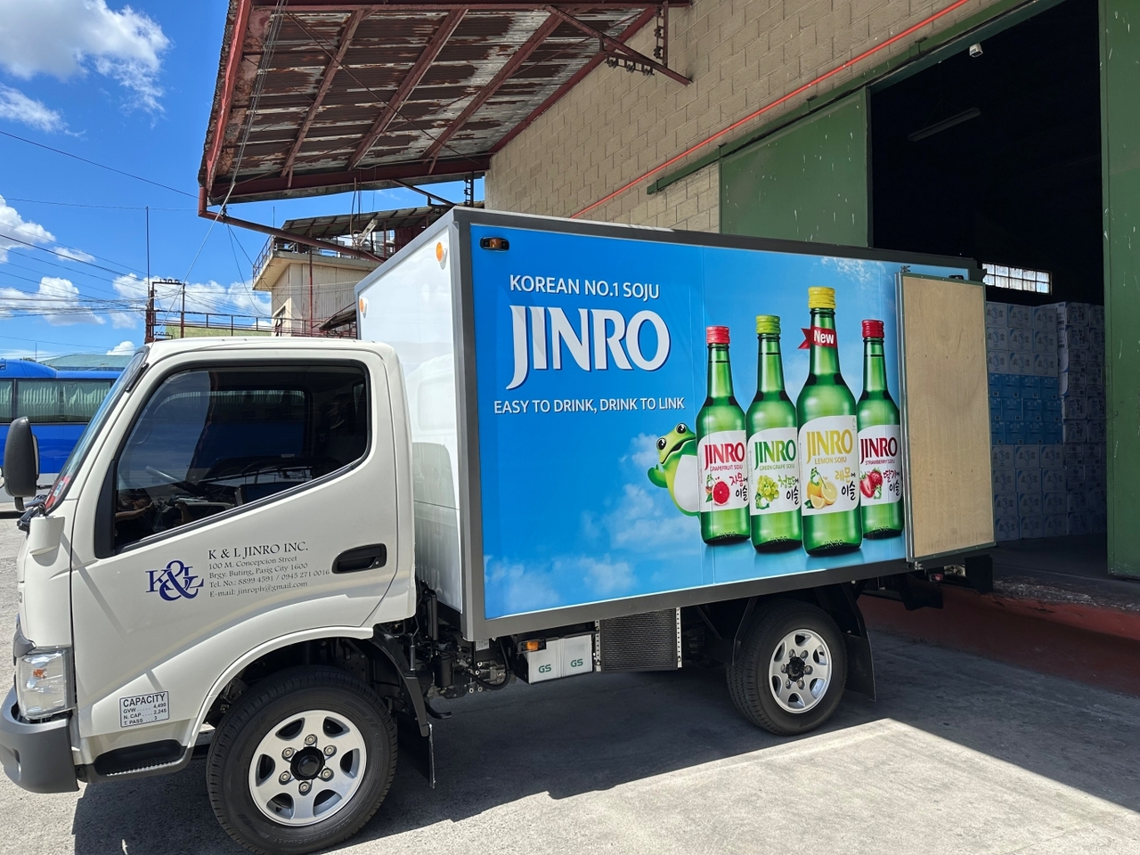 A truck carries Jinro products from K&L’s warehouse in Manila, Philippines. (HiteJinro)