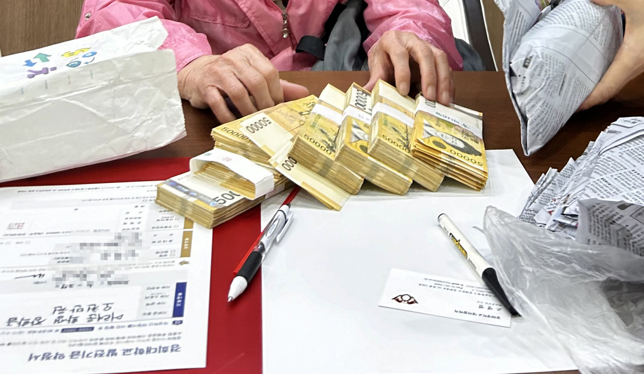 지난 27일 서울 동대문구에 거주 중인 90대 A씨가 경희대학교에 장학기금 5000만원을 토토사이트 w했다. [경희대 제공]