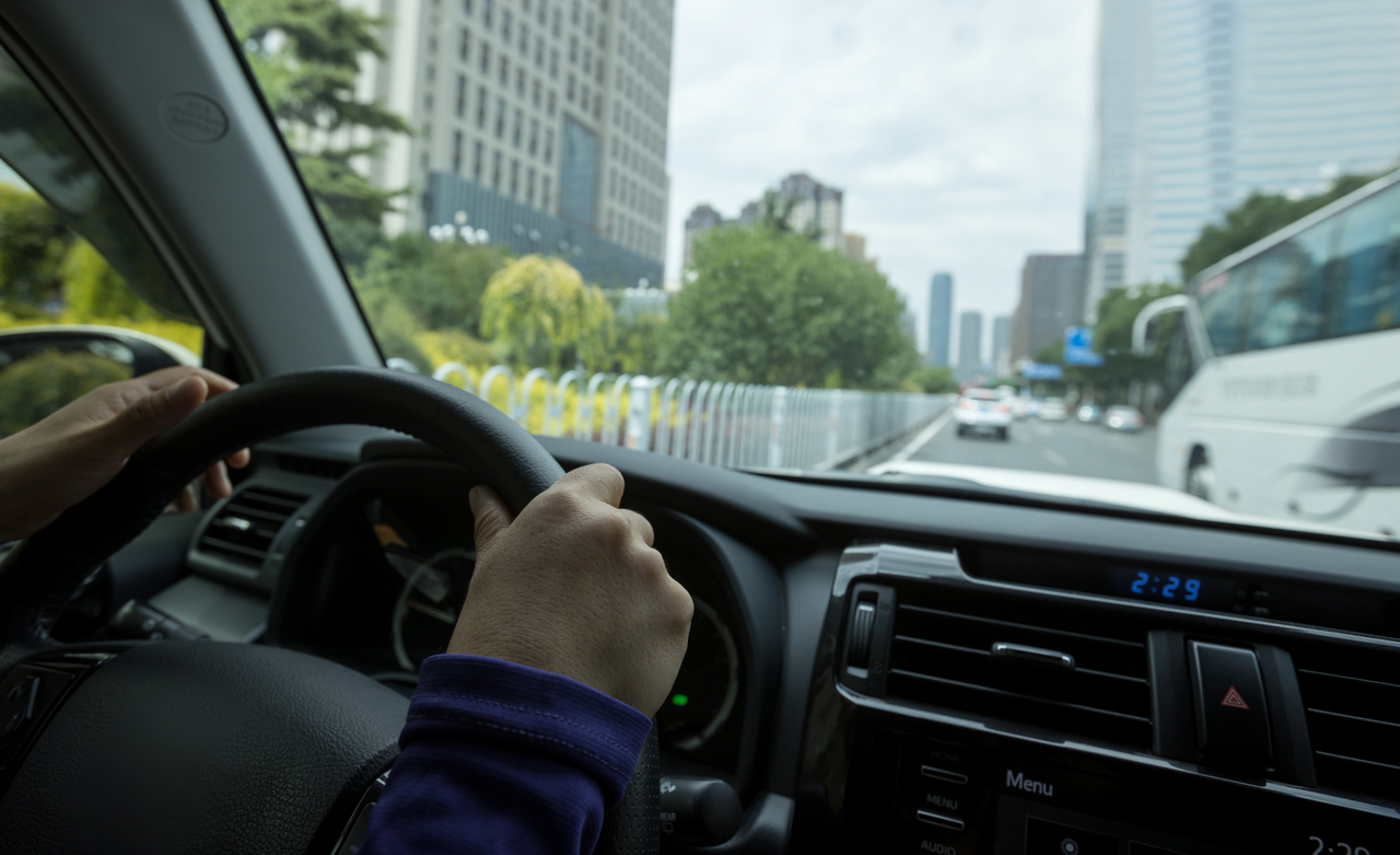 Fewer young people are getting behind the wheel, according to data released on Wednesday by the Korean National Police Agency. (123rf)