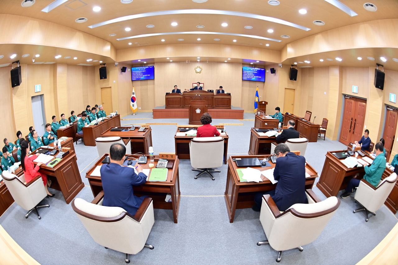 [청송군의회 제공]