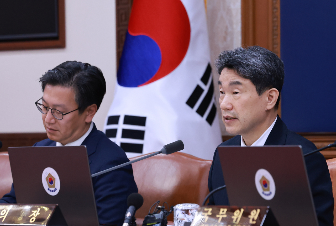 Acting President Lee Ju-ho (right) speaks during a Cabinet meeting at the government complex in Seoul on Wednesday. (Yonhap)