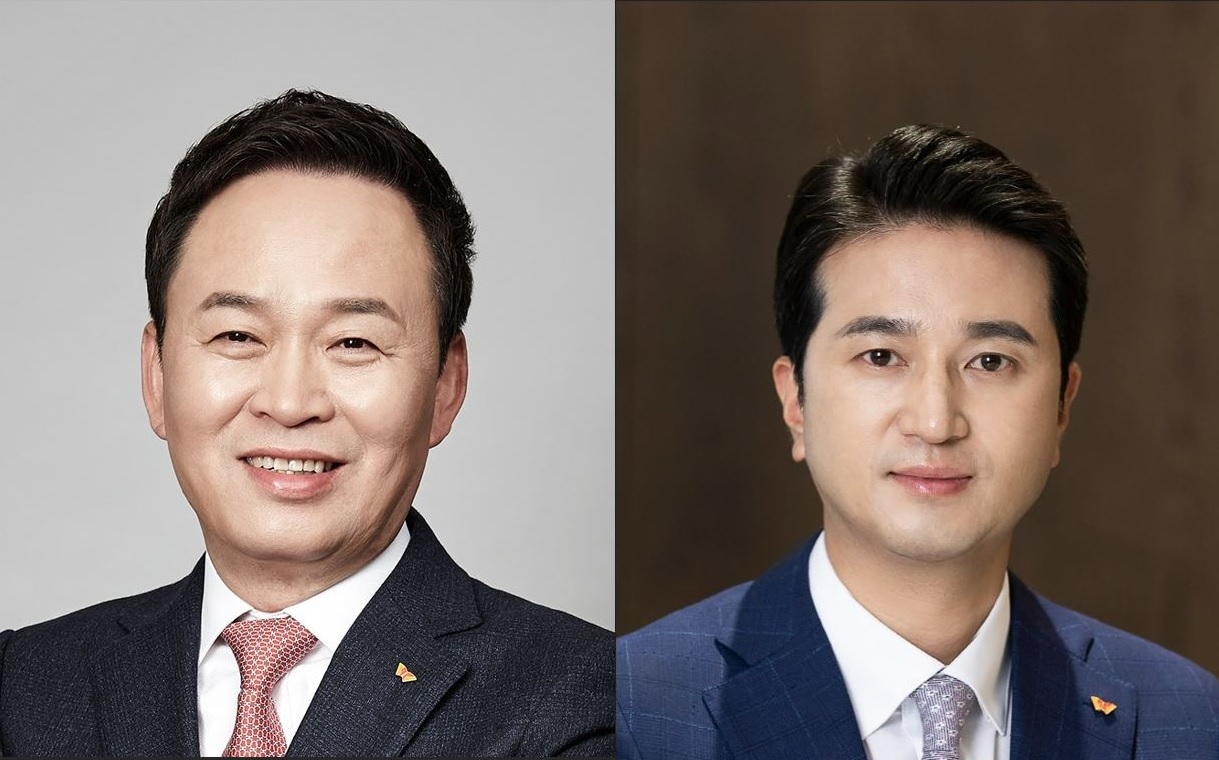 토토사이트 대도시이노베이션은 28일 이사회를 열어 장용호 토토사이트 대도시㈜ 사장(왼쪽)을 총괄사장으로, 추형욱 토토사이트 대도시이노베이션 E&S 대표이사를 대표이사로 신규 선임하는 안건을 승인했다고 밝혔다. [토토사이트 대도시이노베이션 제공]