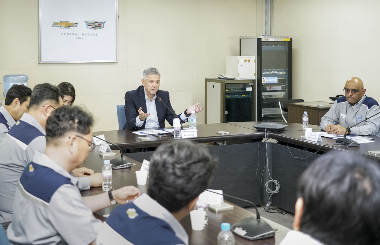Hector Villarreal, president and managing director of General Motors Korea, speaks in a meeting with employees at the company's Changwon plant in South Gyeongsang Province on May 15. (General Motors Korea)