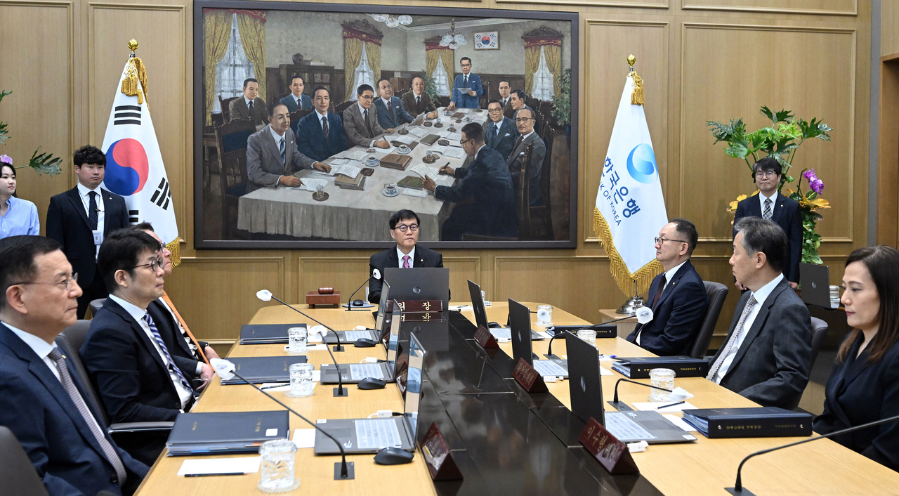 이창용 한국은행 총재가 29일 서울 중구 한국은행에서 열린 금융통화위원회를 주재하고 있다. [사진공동취재단]