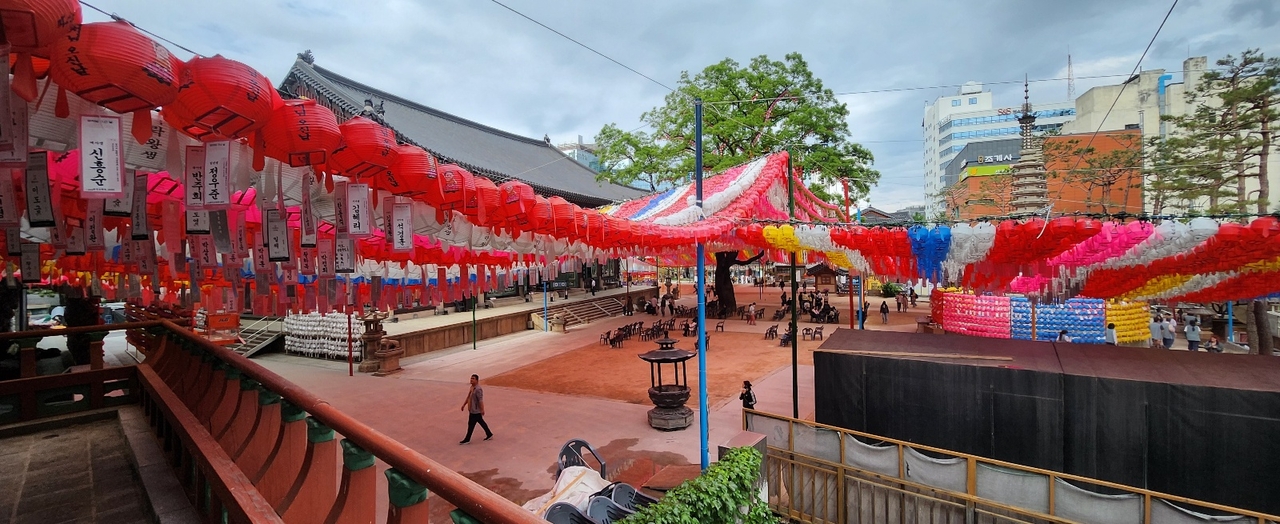 Jogyesa compound (Choi Si-young/The Korea Herald)