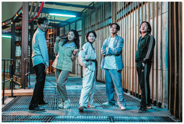 From left: Kim Hee-won, Ra Mi-ran, Lee Jae-in, Yoo Ah-in and Ahn Jae-hong are the main cast of "Hi-Five." (Next Entertainment World)