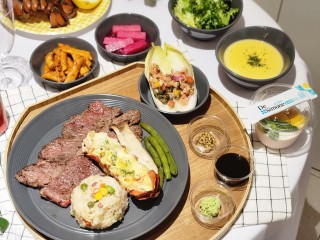 “이게 다 ‘0원’, 여기가 어디?” 랍스터· 살치살 스테이크…미친 식당 메뉴
