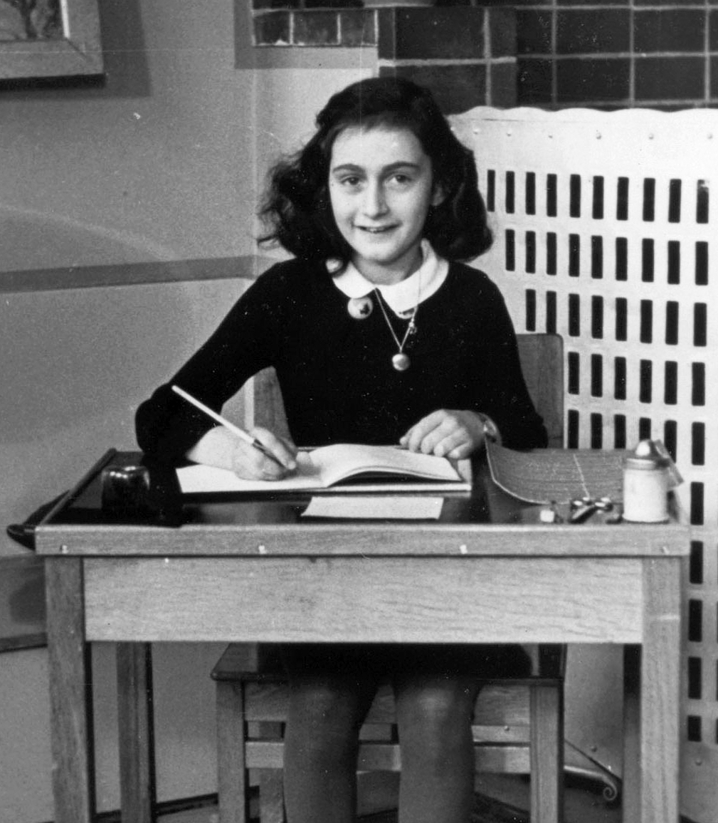 토토사이트 배너만들기 프랑크의 네덜란드 학생 시절, 1940 [Collectie Anne Frank Stichting Amsterdam]