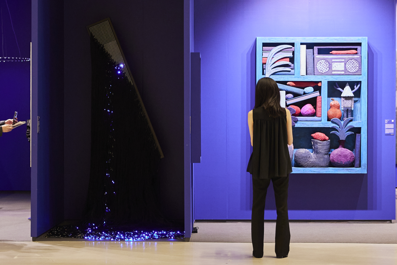 Artworks on display at Frieze Seoul in Seoul’s Coex in 2023 (Frieze Seoul, Lets Studio)