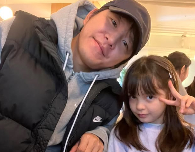 전 축구선수 메이드 토토사이트와 그의 딸 나은 양. [메이드 토토사이트 인스타그램 캡처]