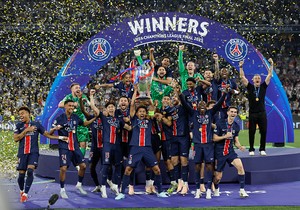 벤치 지킨 이강인, UCL 우승 세리머니선 센터토토사이트 레드룸 활짝