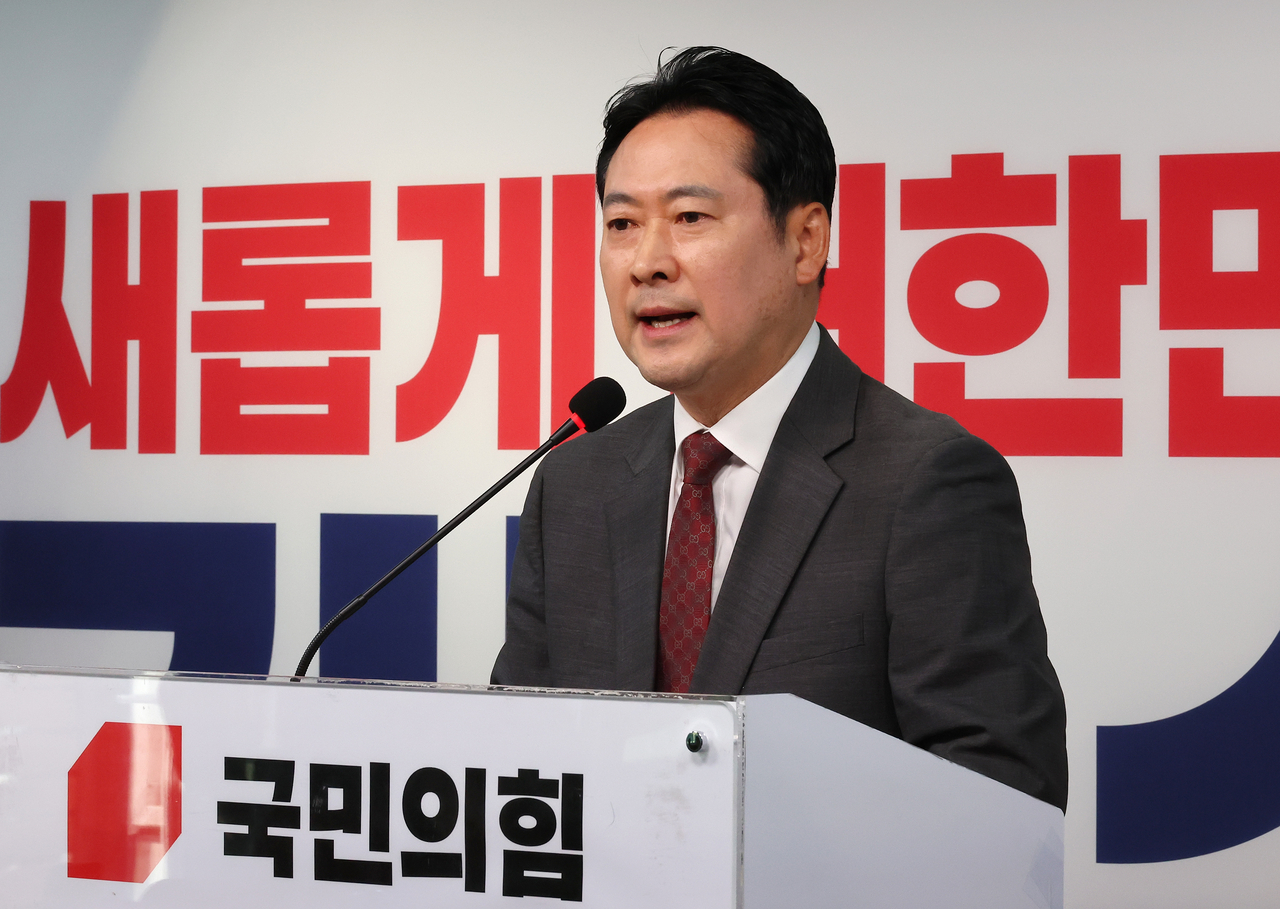 토토사이트 블랙티비 장동혁 선대위 상황실장이 1일 서울 여의도 중앙당사에서 긴급 현안 기자회견을 열고 민주당의 ‘댓글 공작’ 의혹 등 제기와 관련해 반박하고 있다. <연합>