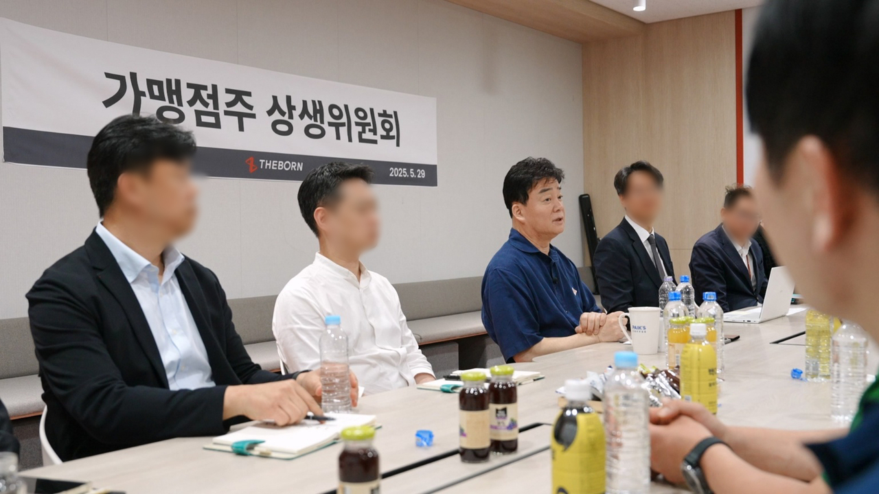 백종원 더본토토사이트 동화 코드 대표가 지난달 29일 더본토토사이트 동화 코드 상생위원회 발족 첫 준비회의에 참석했다. [더본토토사이트 동화 코드 제공]