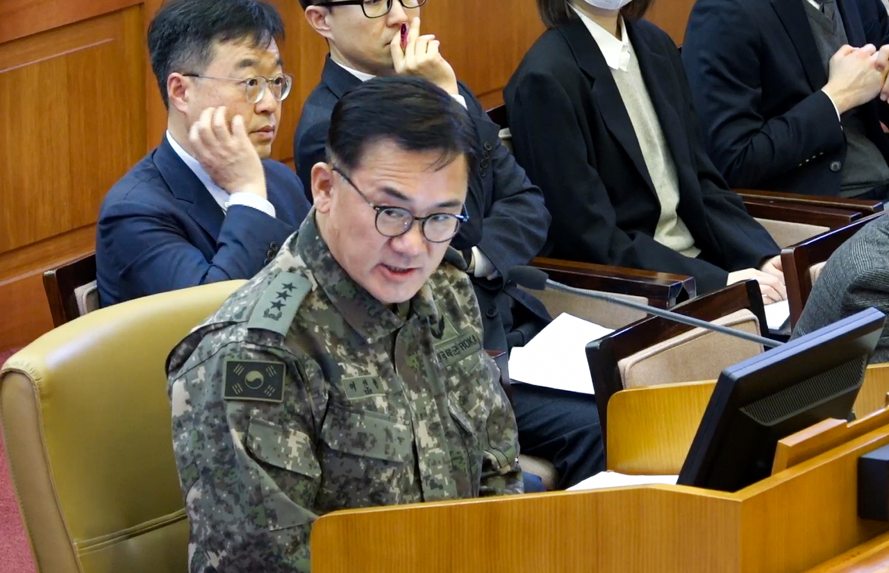 여인형 전 국군보스토토령관이 지난 2월 4일 서울 종로구 헌법재판소에서 열린 윤석열 대통령 탄핵심판 5차 변론기일에 증인으로 출석해 발언하고 있다. [연합]