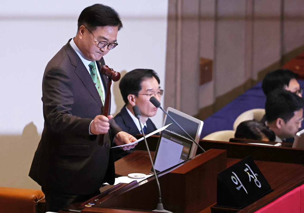 On Dec. 14, Speaker Woo Won-shik announces that the National Assembly has approved the impeachment of then-President Yoon Suk Yeol. (Yonhap)