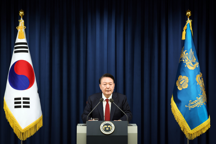 윤석열 전 대통령이 지난해 12월 3일 밤 서울 용산 대통령실 청사에서 비상토토사이트 클럽비 선포 관련 긴급 대국민 특별 담화를 하는 모습. [대통령실 제공]