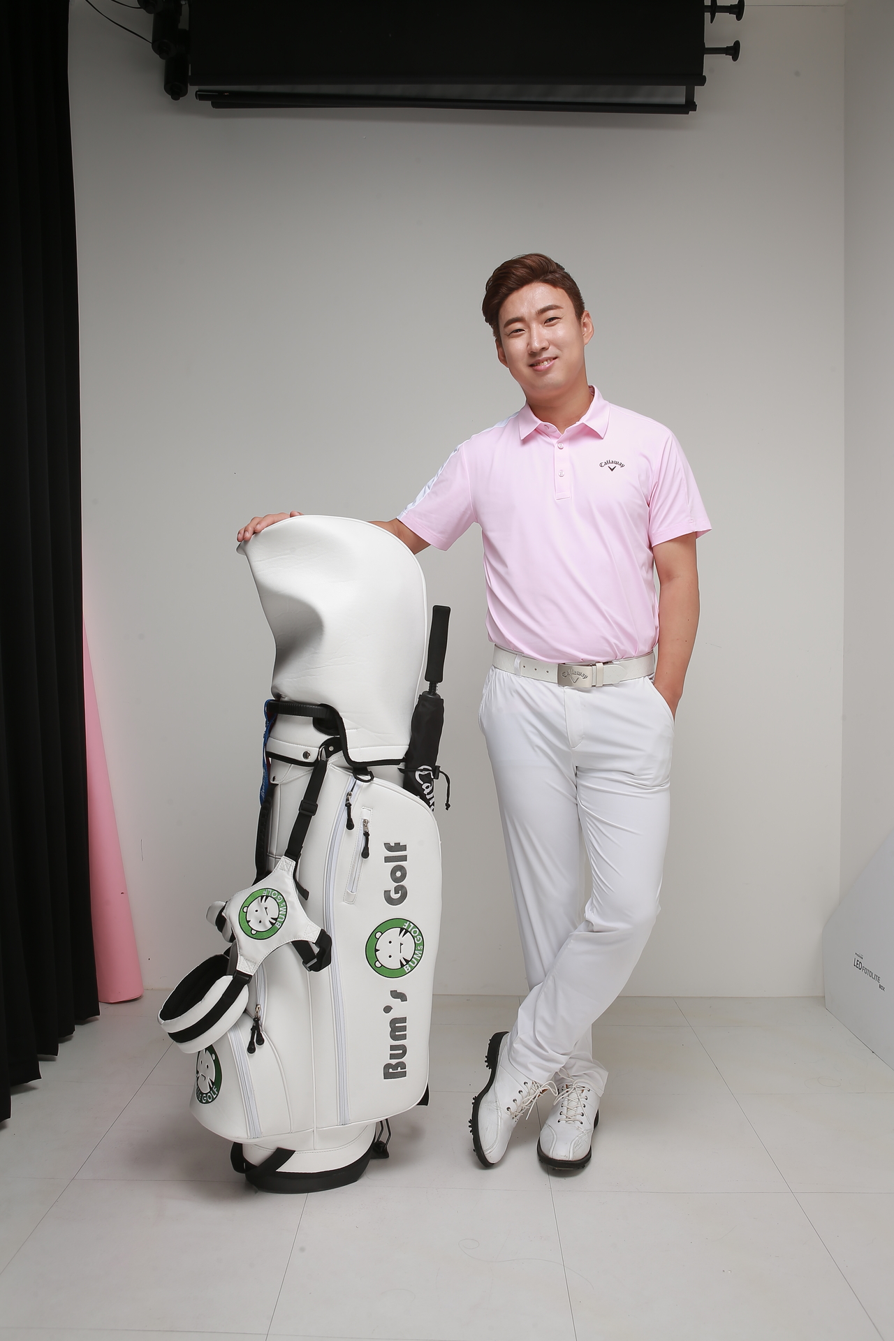 골퍼들의 이해를 돕기 위해 레슨 동영상을 1600개나 찍은 USGTF 우수 지도자 이경범 토토사이트 순위.