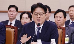 대통령 수사하던 이창수 사표수리, 대장동 검사는 고발…술렁이는 검찰 [윤호의 검찰뭐하지]