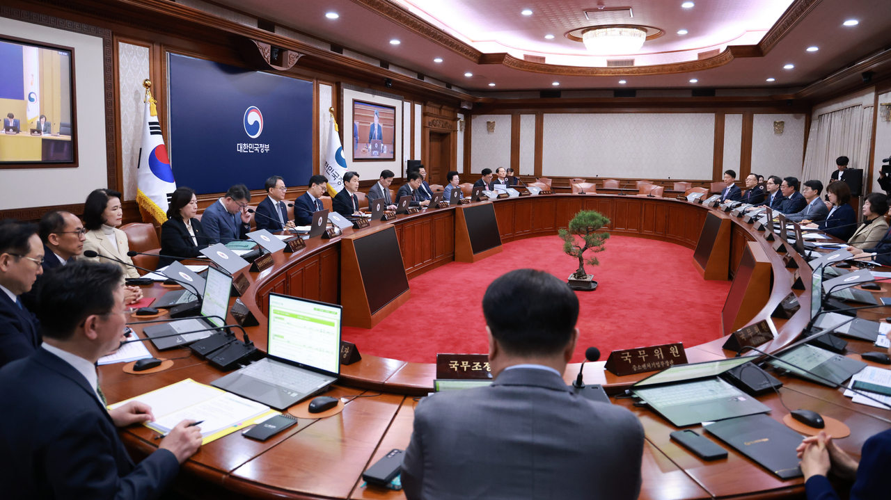 Ministers participate in a Cabinet meeting at the government complex in Seoul on May 13. (Yonhap)