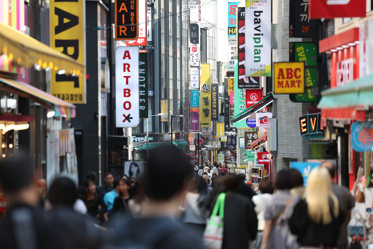 This photo shows a Myeongdong street in central Seoul on May 25. (Yonhap)
