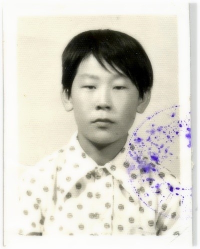 Born to a poor family, Lee Jae-myung was unable to attend middle school and began working at a factory instead. This photo is from his 1978 application for the high school equivalency exam. (Yonhap)
