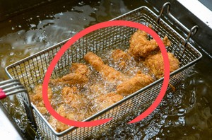 “튀긴 치킨만 주로 먹었는데” 뜻밖의 충격…살만 찌는 게 아니었다 [지구, 뭐래?-Pick]