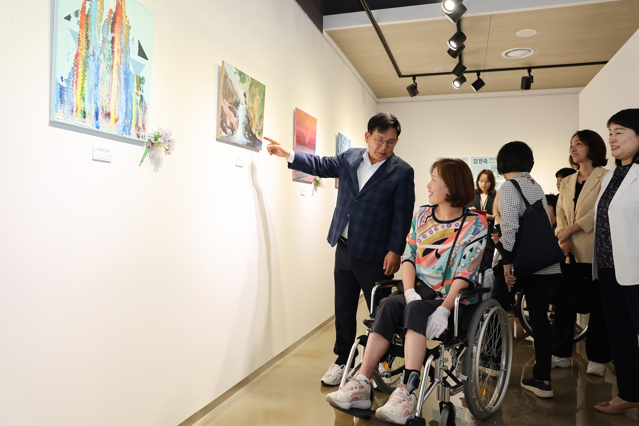 박강수 마포구청장 장애인 미술캡스 토토사이트 페스티벌 참석