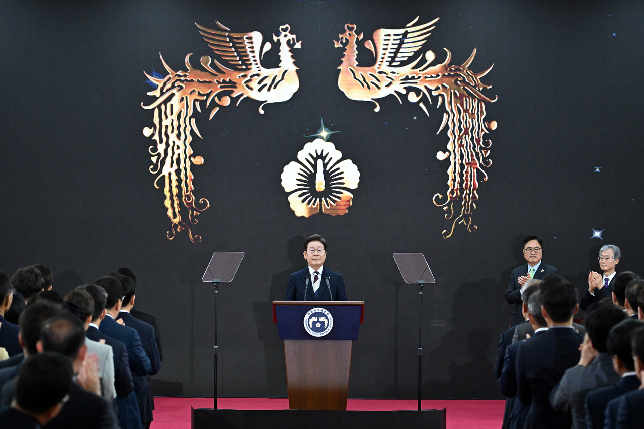 이재명 제21대 대통령이 4일 오전 서울 여의도 국회 본관 로텐더홀에서 열린 취임선서식에 참석하고 있다.이상섭 기자