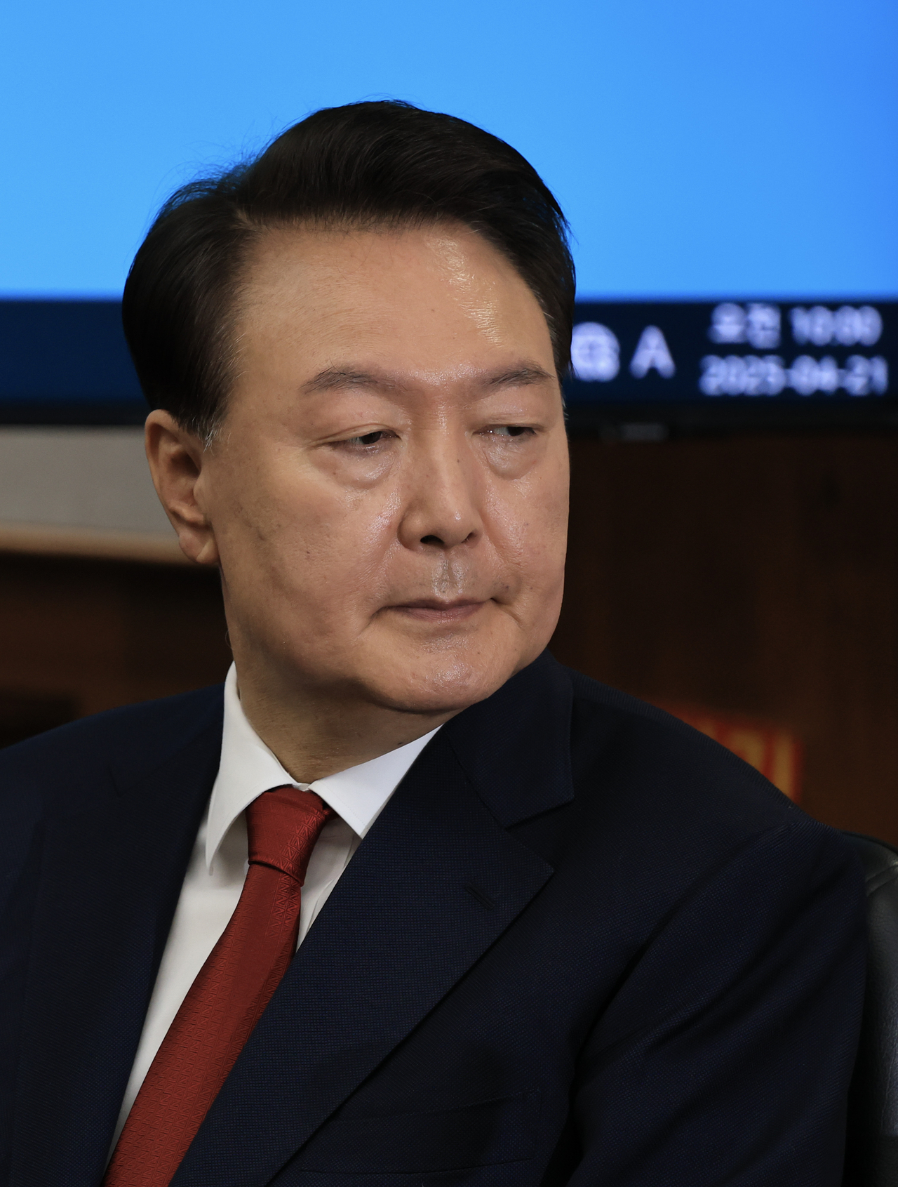 Yoon Suk Yeol looks on during a hearing of his criminal insurrection trial at the Seoul Central District Court on May 21. (Lee Sang-sub/The Korea Herald)