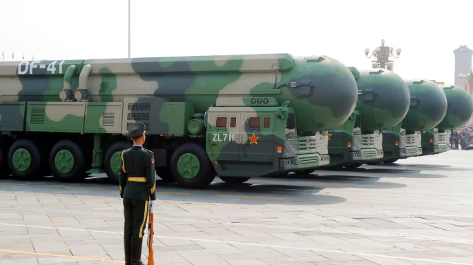 중국 군사당국이 지난 2019년 베이징 천안문 광장에서 토토사이트 운영 썰한 ICBM 둥펑-41. [로이터]