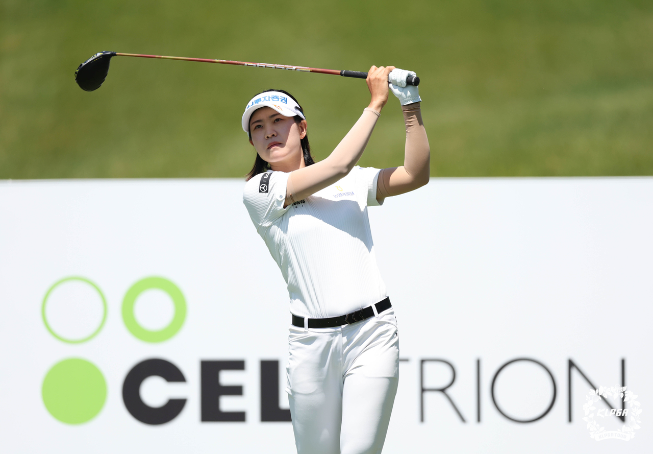 지난해 셀트리온 퀸즈 마스터즈에서 샷을 하고 있는 토토사이트 샌즈   [KLPGA 제공]