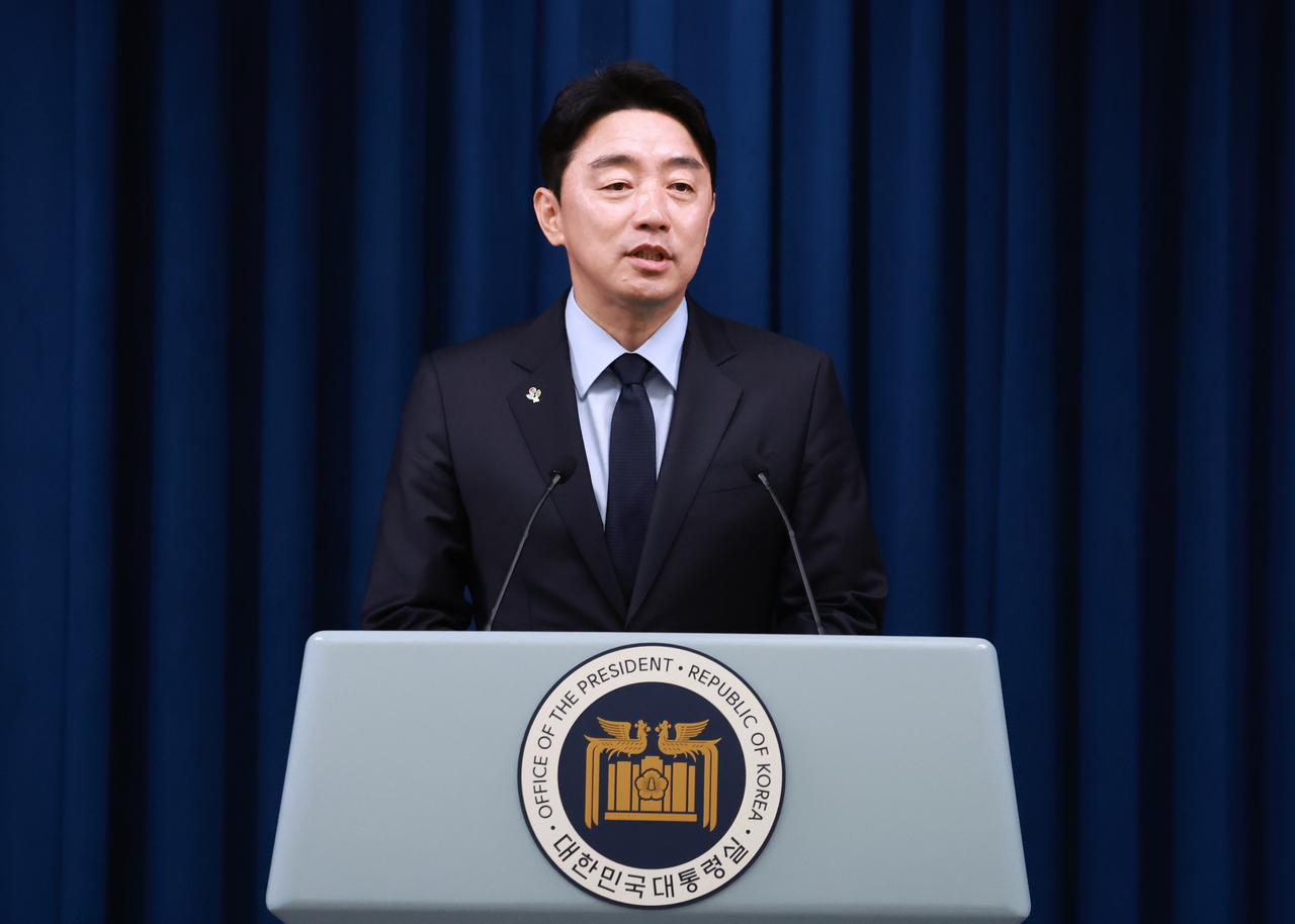 강훈식 대통령비서먹튀검증 토토사이트이 5일 서울 용산 대통령실 청사에서 출입기자단 상견례 자리를 갖고 인사말을 하고 있다. [연합]