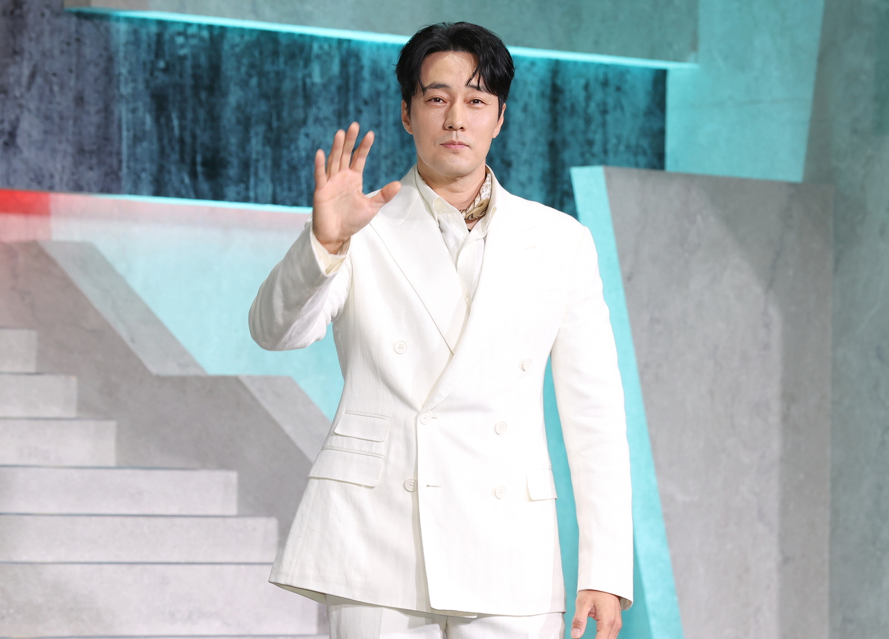 So Ji-sub poses for a photo during a press conference held in Jung-gu, Seoul, Thrusday. (Yonhap)
