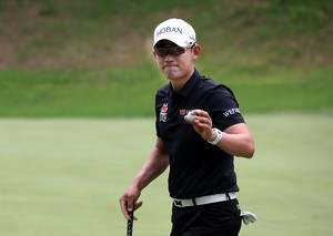 김비오 부산오픈 1타 차 선두..김홍택은 시즌 첫 컷 통과