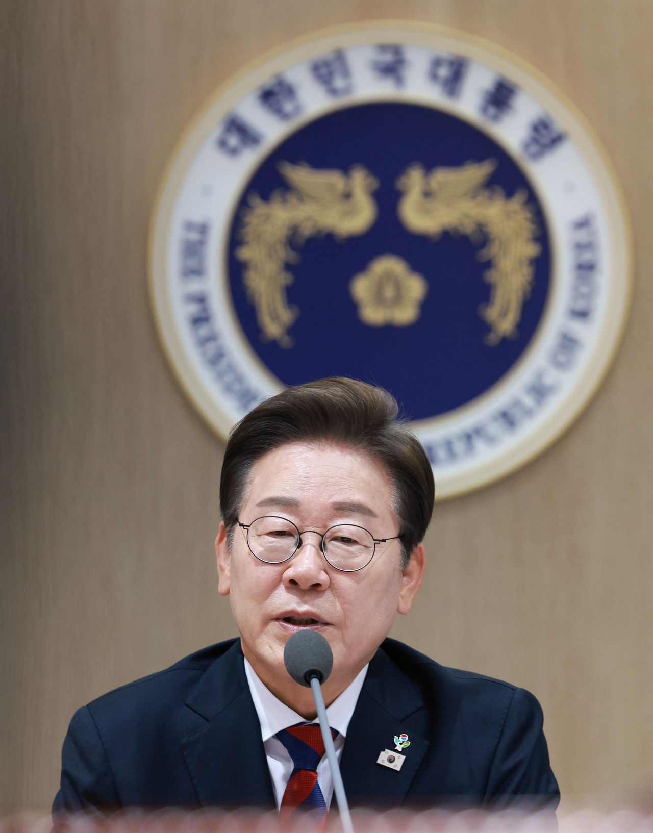 South Korean President Lee Jae-myung speaks at his first Cabinet meeting Thursday. Yonhap